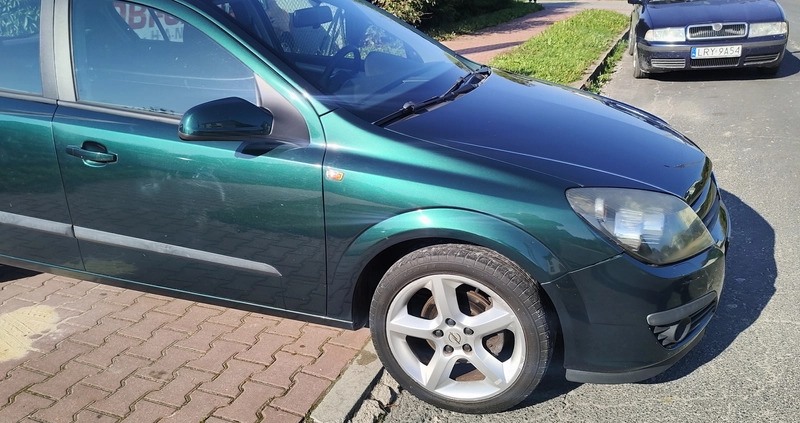 Opel Astra cena 9999 przebieg: 205000, rok produkcji 2005 z Gąbin małe 781